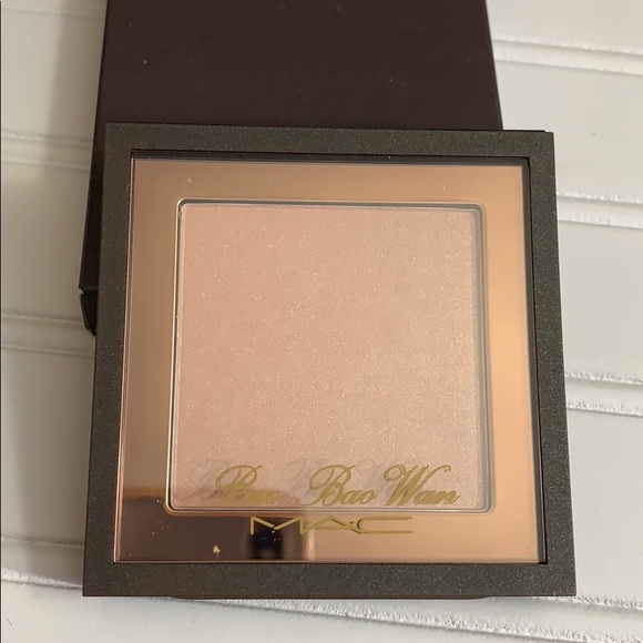 BNIB MAC BAO BAO WAN SUMMER OPAL HIGHLIGHTER - Picture 2 of 3